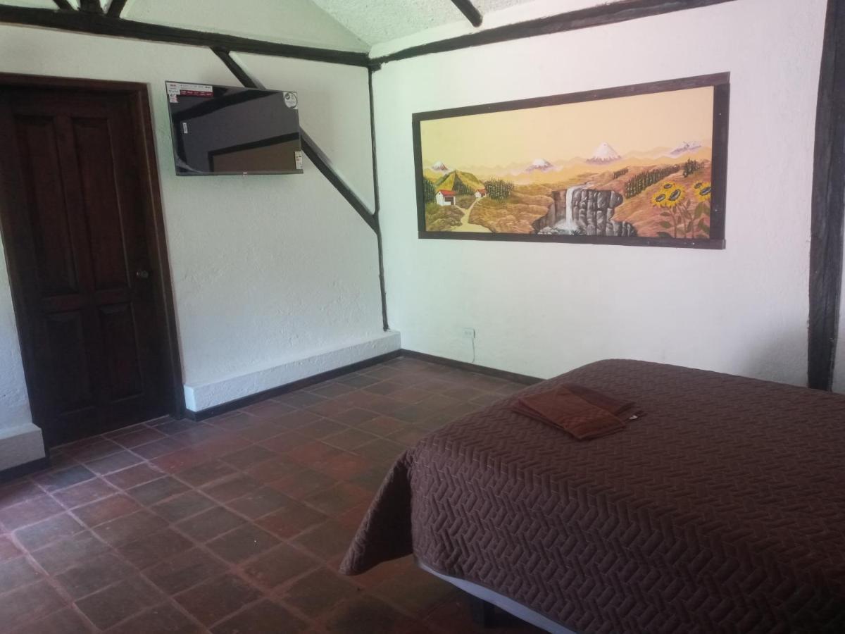Quinta Los Eucaliptos Villa Quito Habitación foto